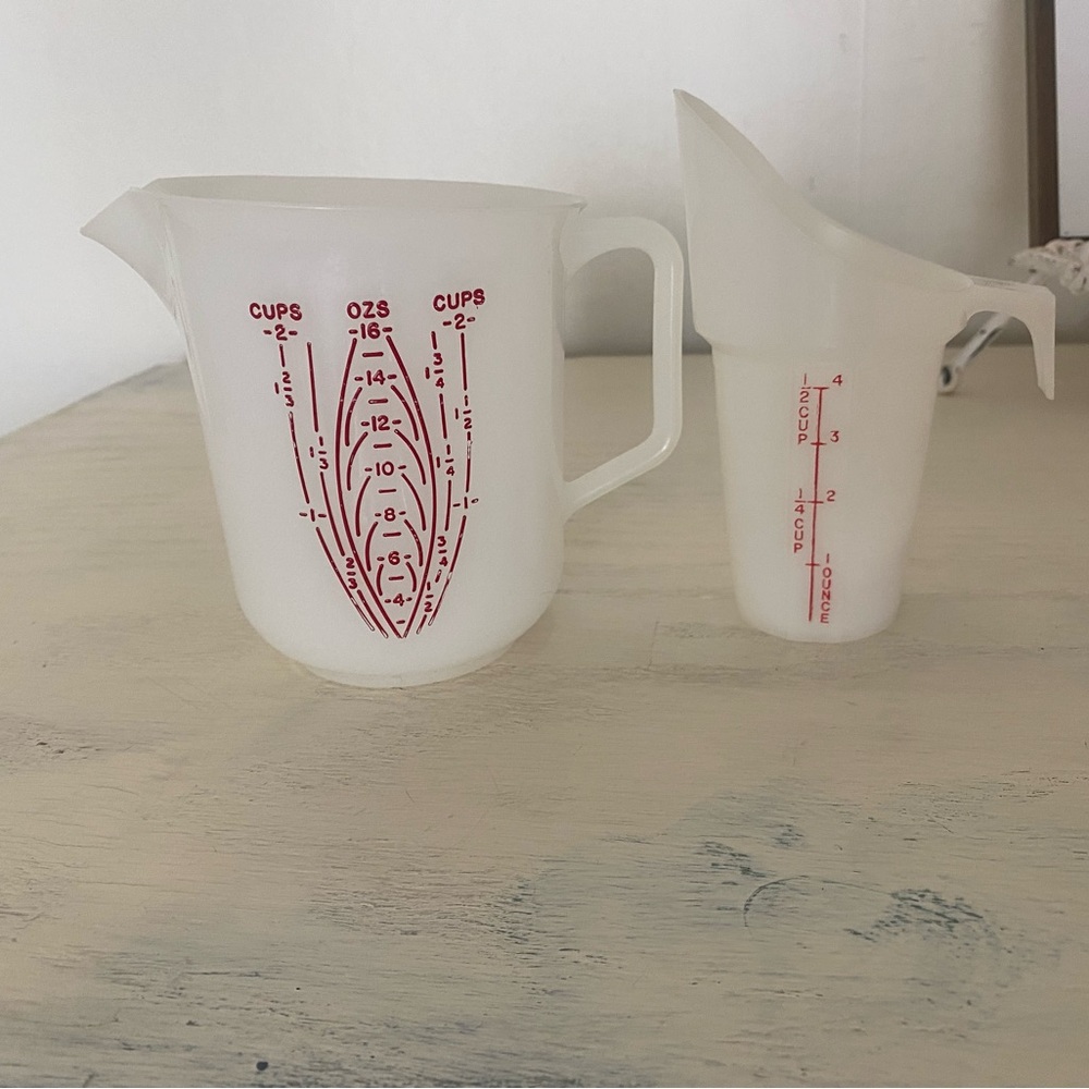 Vintage White Measuring Cups Set